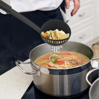 Chochla do zupy z cedzakiem czarna BLACKLINE 150ml 30.5cm ORION 144905