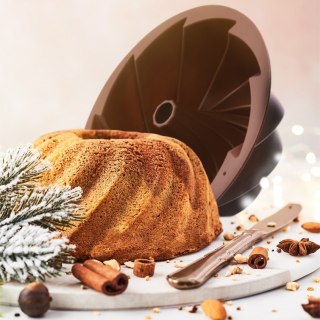 FORMA DO PIECZENIA BABKI Z KOMINEM SILIKONOWA BRĄZOWA KWIAT 23.5CM SILLINIE ORION 151710