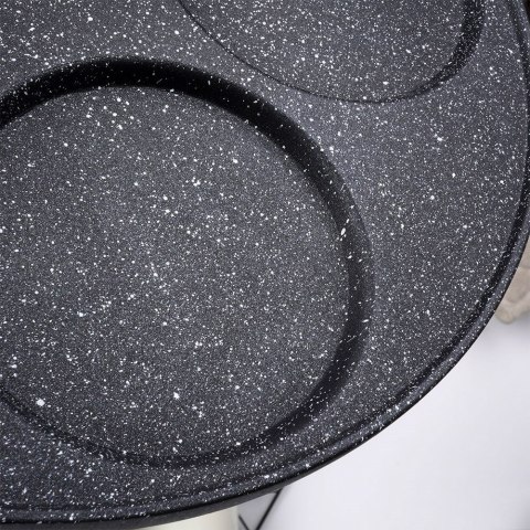 Patelnia granitowa do jajek sadzonych placków pancakes 4 otwory BLACK&WOOD 26 cm VILDE 199006