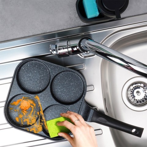 Patelnia granitowa do jajek sadzonych placków pancakes 4 otwory GRANDE 22x22cm ORION 113211