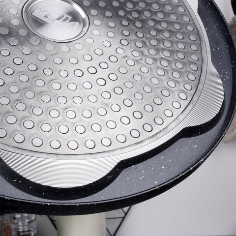 Patelnia granitowa do jajek sadzonych placków pancakes 7 otworów BLACK&WOOD 26 cm VILDE 199007