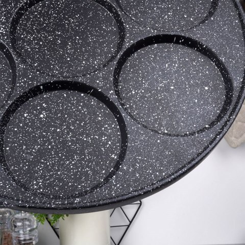 Patelnia granitowa do jajek sadzonych placków pancakes 7 otworów BLACK&WOOD 26 cm VILDE 199007