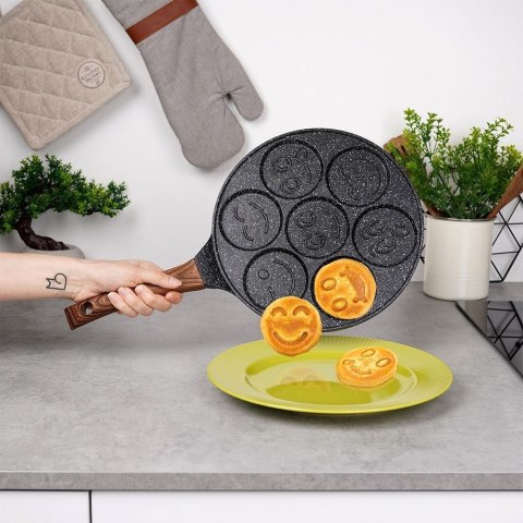 Patelnia granitowa do jajek sadzonych placków pancakes 7 otworów BLACK&WOOD 26 cm VILDE 199008