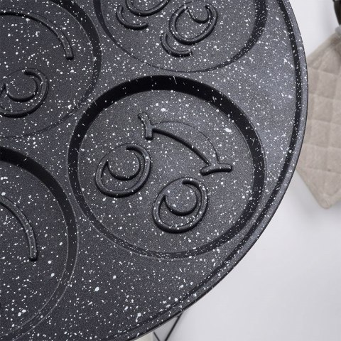 Patelnia granitowa do jajek sadzonych placków pancakes 7 otworów BLACK&WOOD 26 cm VILDE 199008