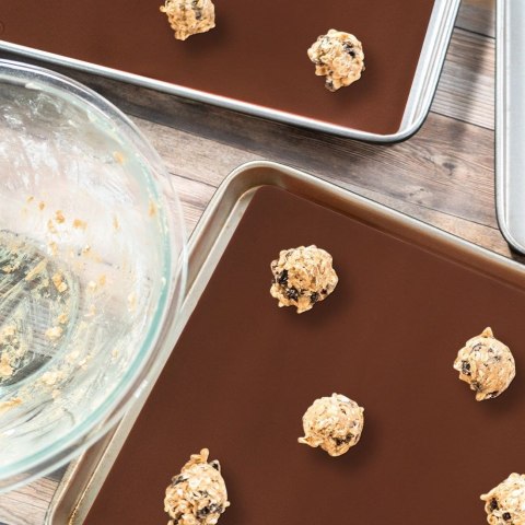 Stolnica do ciasta silikonowa mata kuchenna gruba brązowa 40x30cm SILLINIE ORION 750365